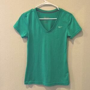 Nike Drifit V-neck tee | Women’s Extra Small